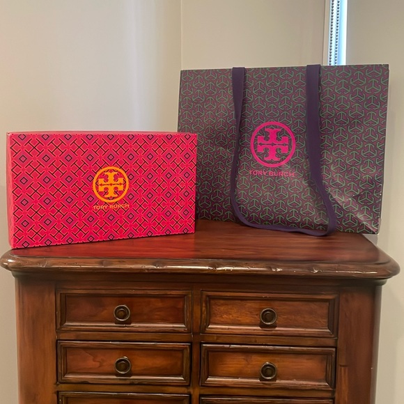 Tory Burch Shoe Box and Bag Tote - Picture 1 of 6